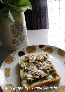 Cheesy Mushroom Toast